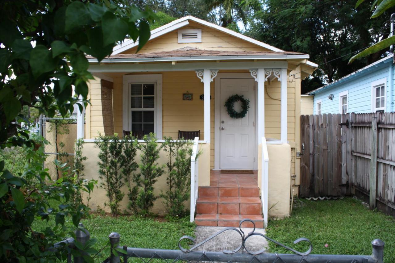 Key West Style Historic Home In Coconut Grove Florida The Yellow House Miami Buitenkant foto